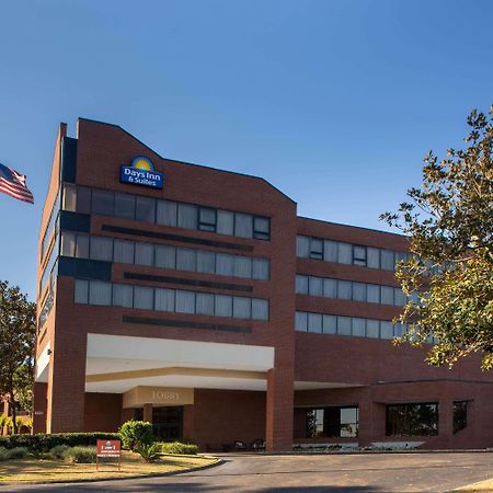 Days Inn & Suites By Wyndham Tallahassee Conf Center I-10 Exterior foto