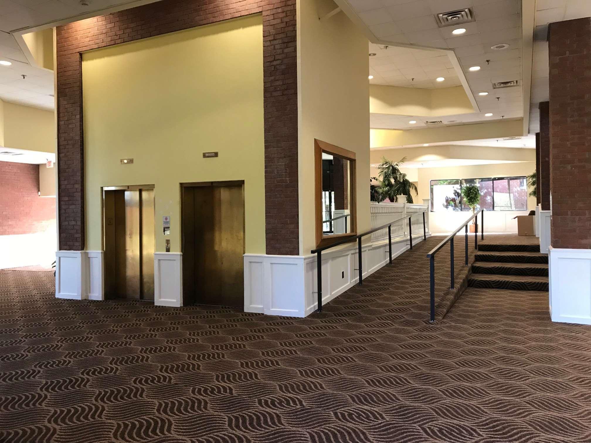 Days Inn & Suites By Wyndham Tallahassee Conf Center I-10 Exterior foto
